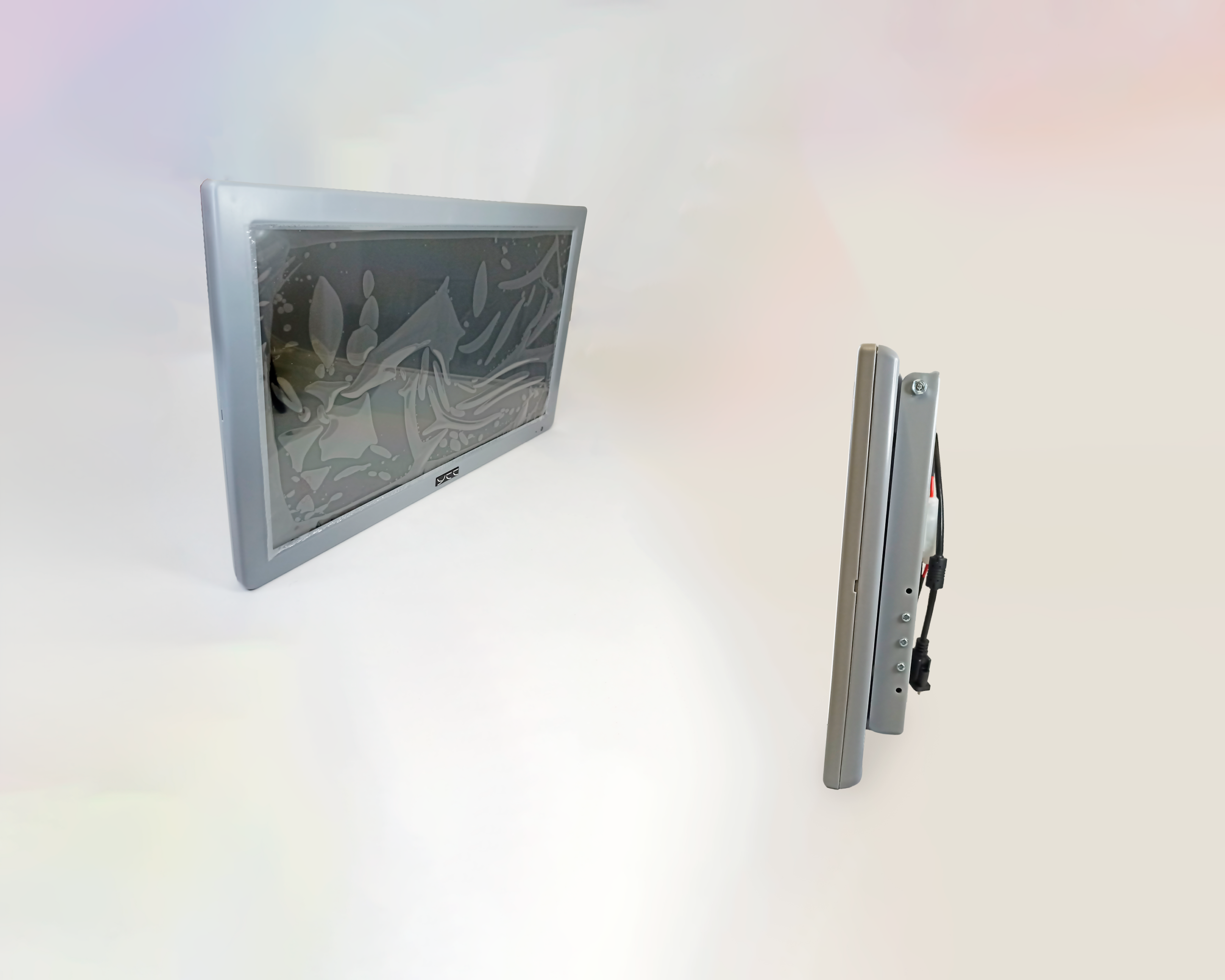Monitores (18.5" / 21")